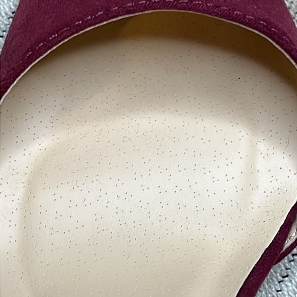 Lulu’s Ellarose Burgundy Suede Ankle Strap closed toe 4” block heels - Picture 13 of 15